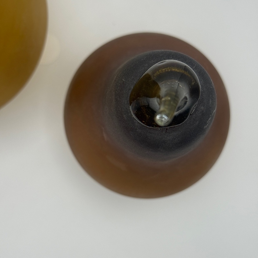 Elegant Glass Pear Sculpture Set - Amber and rust

Art deco - Picture 6 of 8
